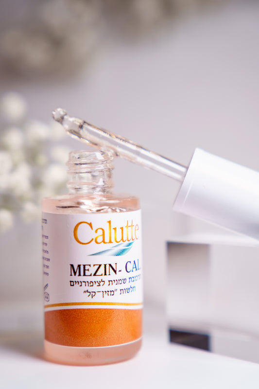 MEZIN-CAL Composition of oils for weakened nails