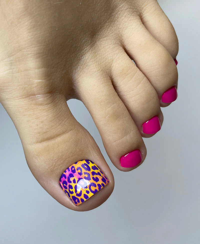 Pedicure Leo. Purple spots. Large. Nail wrap WB-828